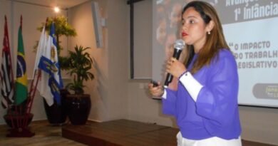 Vereadora Janaína Lima fala sobre a Lei da Primeira Infância no Rotary SP Morumbi
