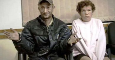 Casal, morador de rua, encontra R$ 20 mil reais e decide devolver aos donos
