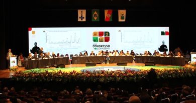 MPMG apresenta projeto Alerta Lilás Saúde da Mulher como Prevenção ao Feminicídio em Congresso do Conasems