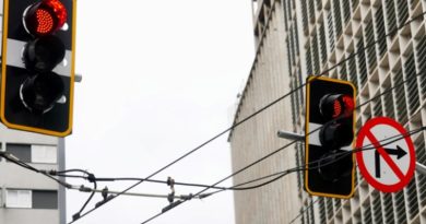 Semáforos inteligentes reduzem lentidão e tornam o trânsito mais fluido em São Paulo