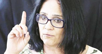 Damares racha com campanha de Flávio: “atacada pela direita”