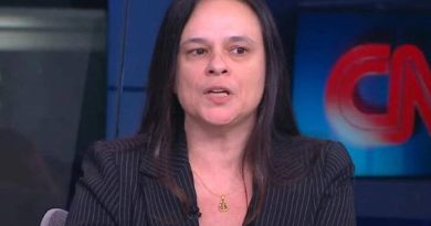 Janaina Paschoal cobra Justiça Eleitoral após confusão em aula de Haddad